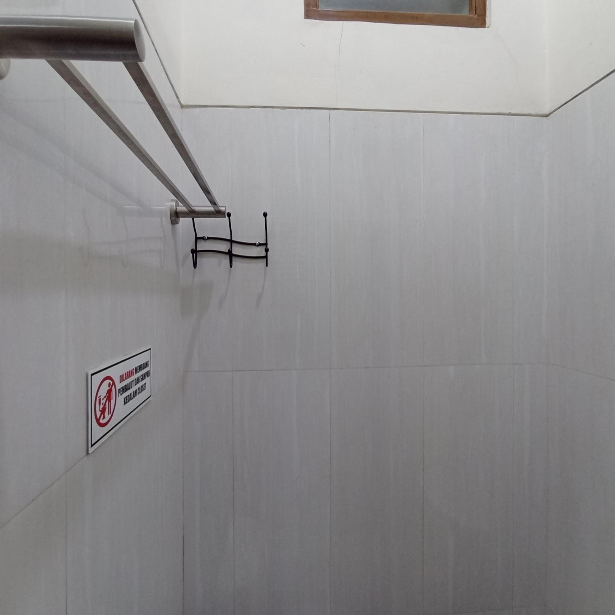 Hotel Reddoorz At Syariah House Purwokerto Exterior foto
