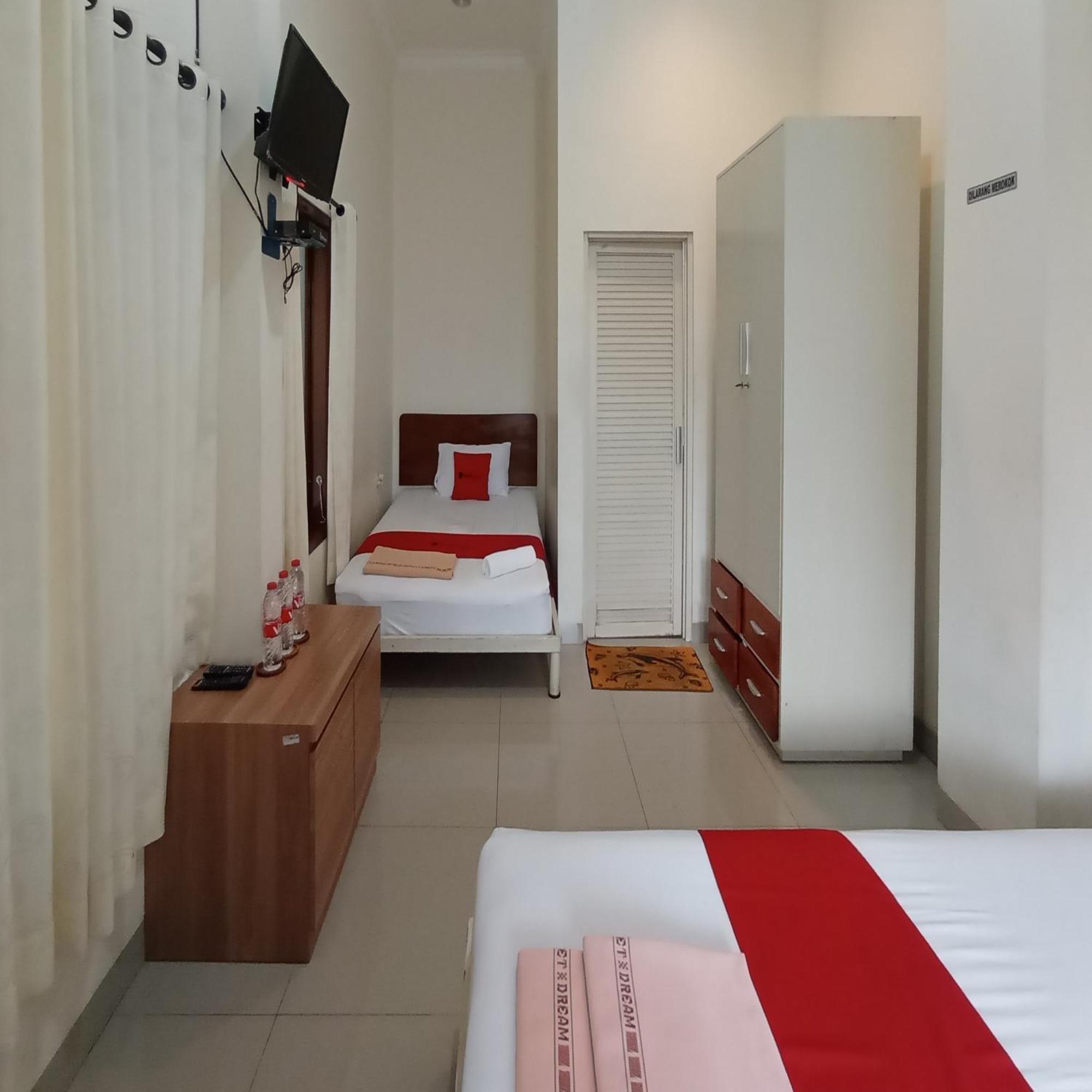 Hotel Reddoorz At Syariah House Purwokerto Exterior foto