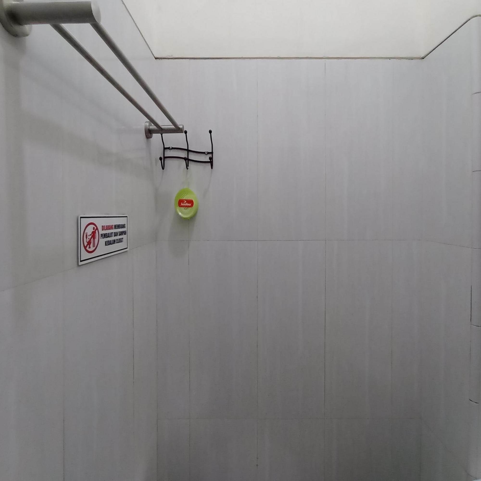 Hotel Reddoorz At Syariah House Purwokerto Exterior foto
