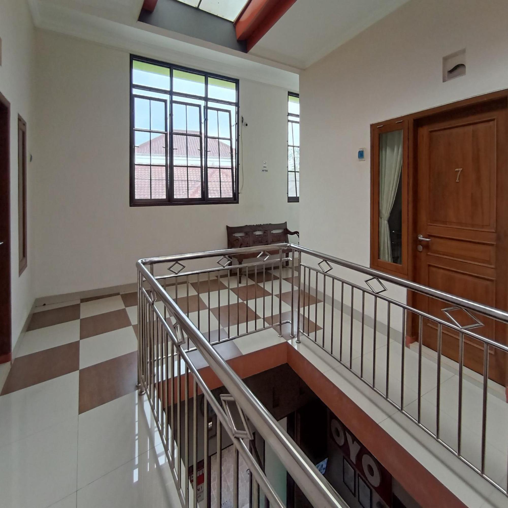 Hotel Reddoorz At Syariah House Purwokerto Exterior foto