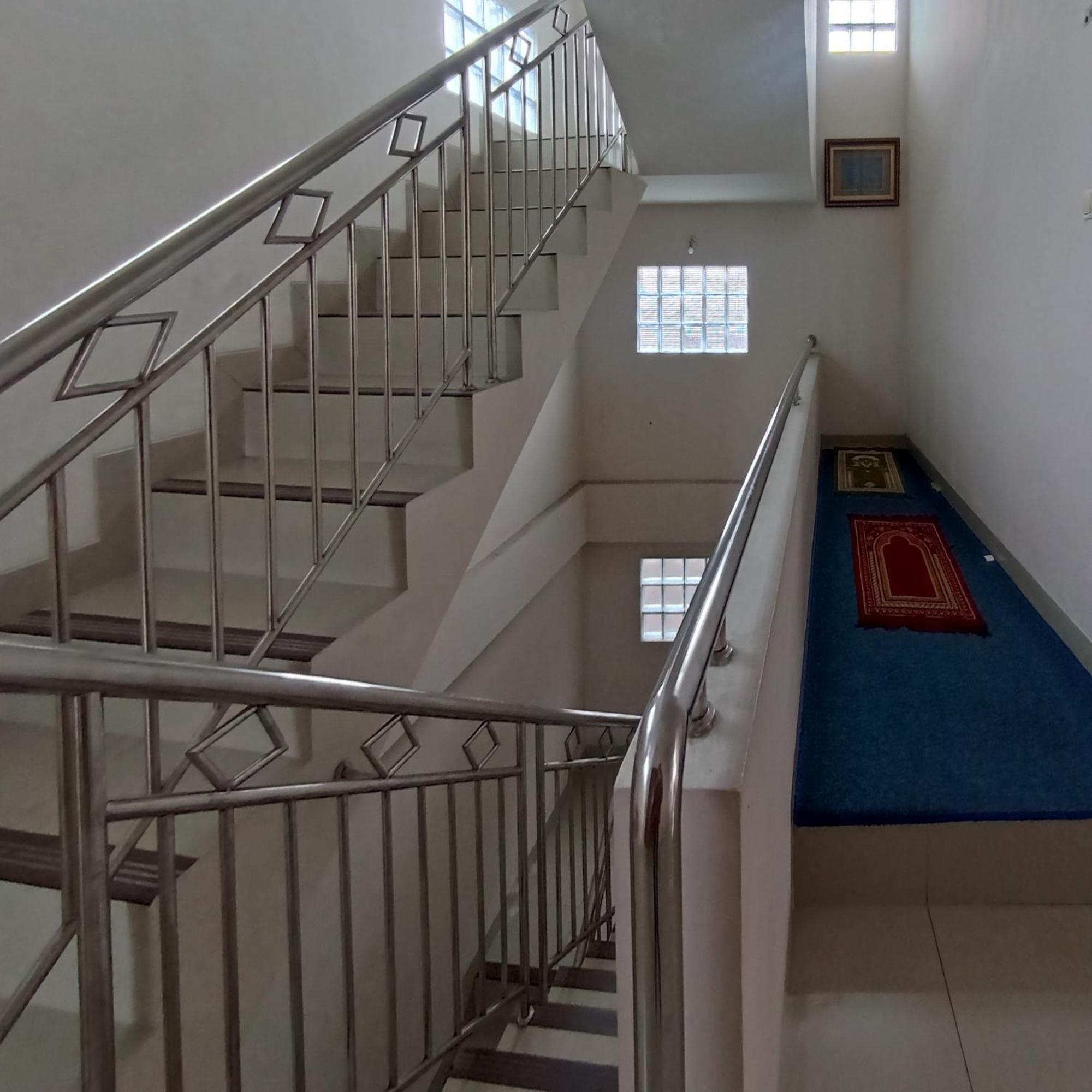 Hotel Reddoorz At Syariah House Purwokerto Exterior foto
