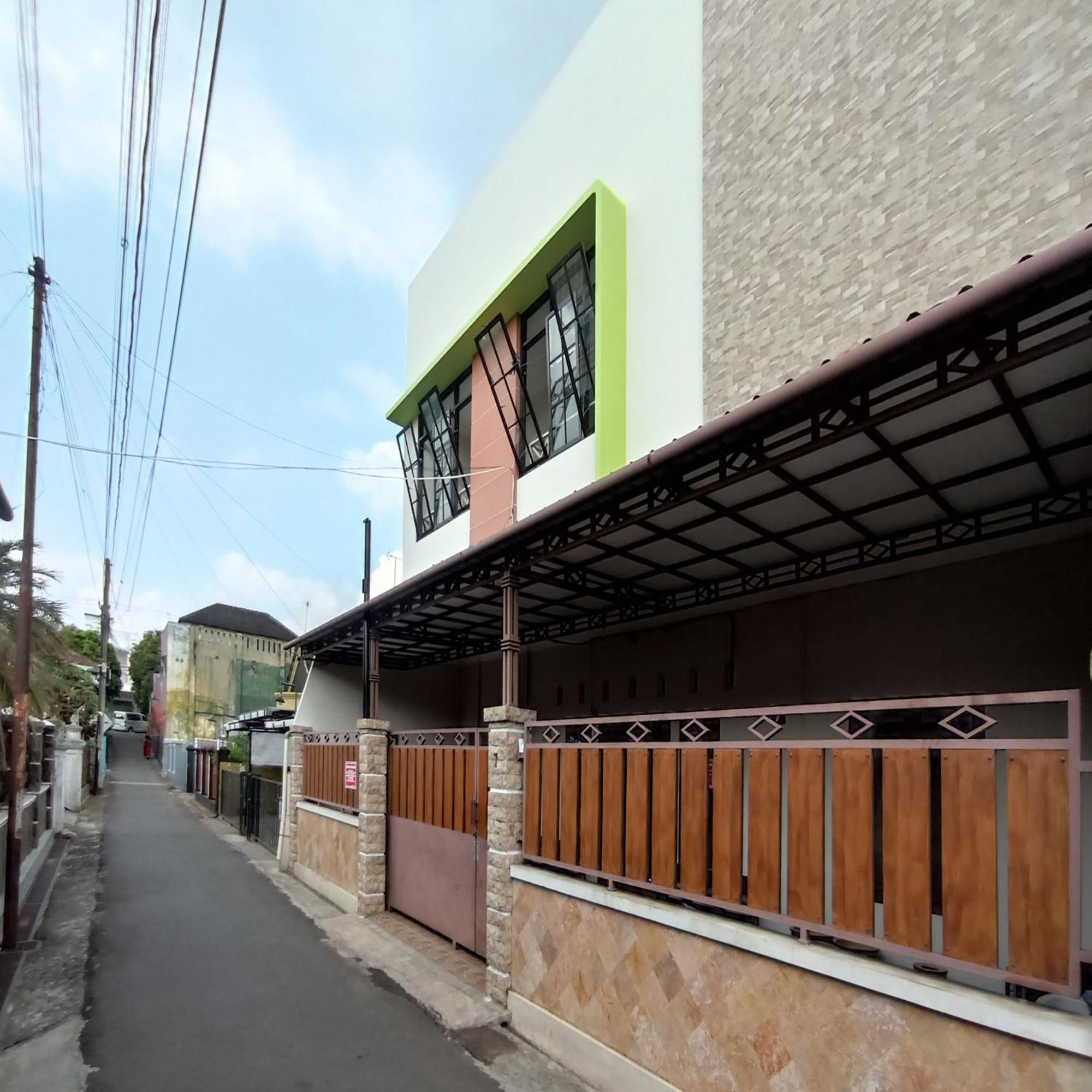 Hotel Reddoorz At Syariah House Purwokerto Exterior foto