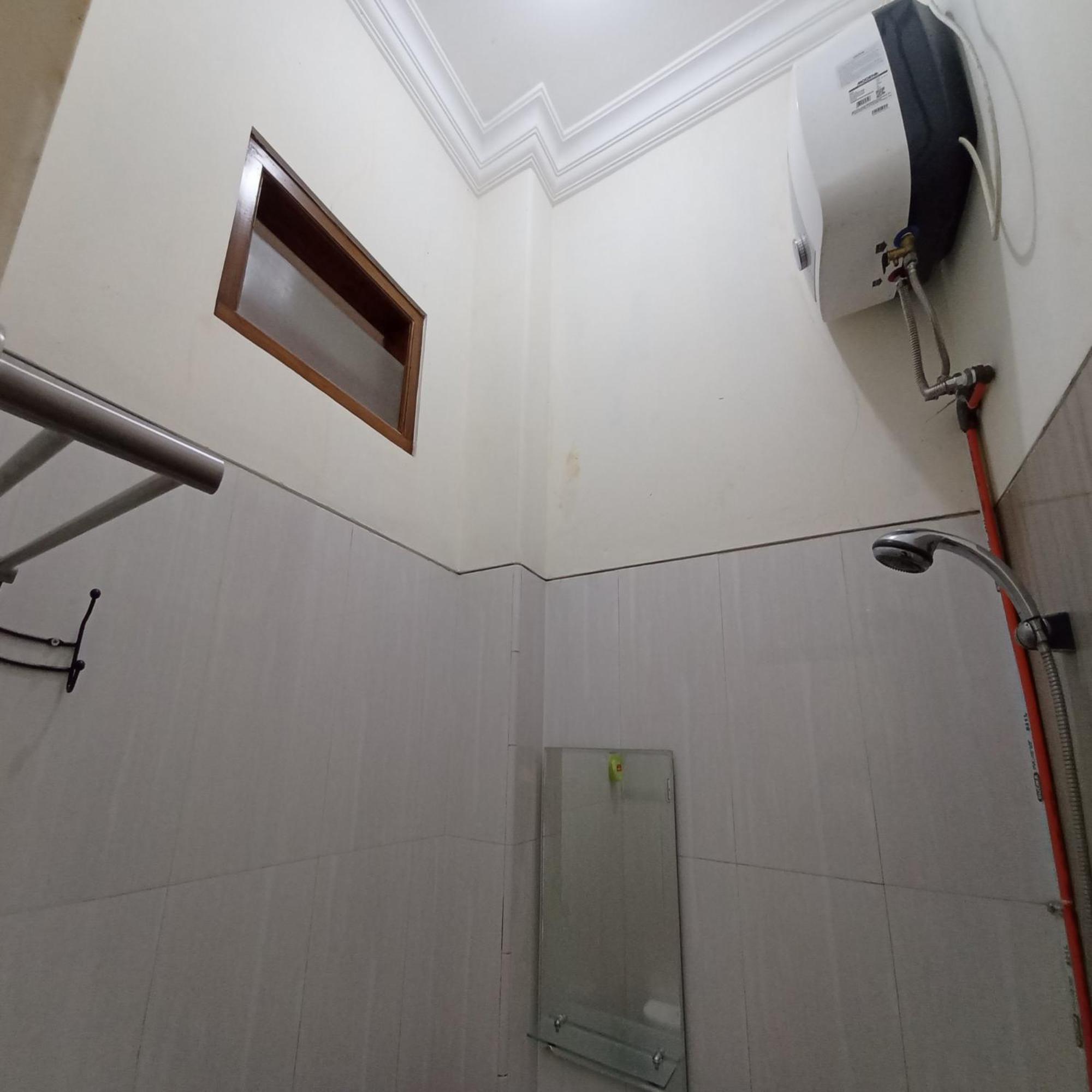 Hotel Reddoorz At Syariah House Purwokerto Exterior foto